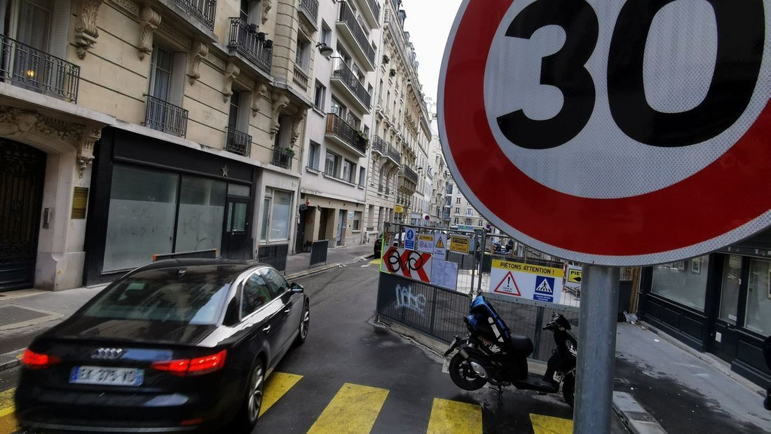 V Paříži maximálně 30 km/h. Vyzkouší to i v Německu.
