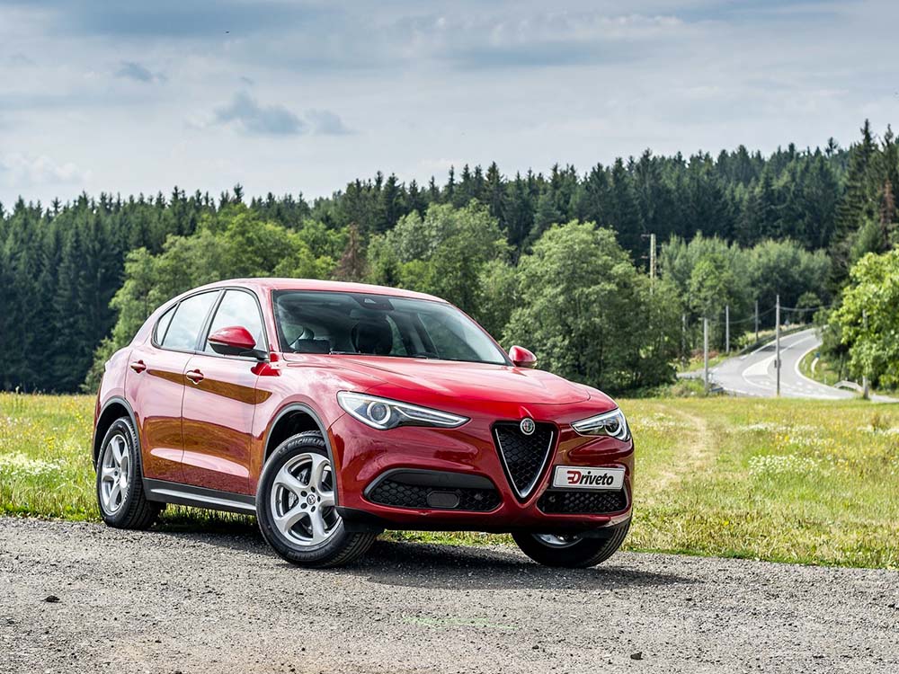 Je lepší si Alfu Romeo Stelvio koupit nebo pronajmout?