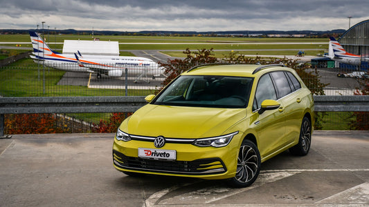 Extrovertní introvert - žlutý Volkswagen Golf Variant