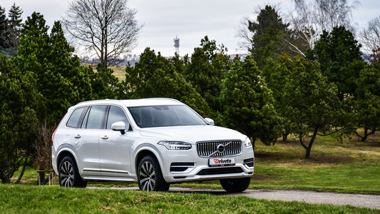 Volvo XC90 - reprezentativní SUV, které svou posádku přímo hýčká