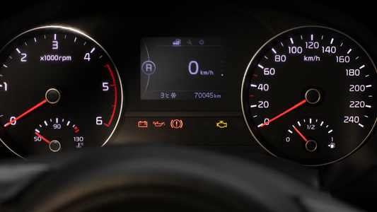 Co znamenají kontrolky v autě: přehled všech symbolů a jejich význam