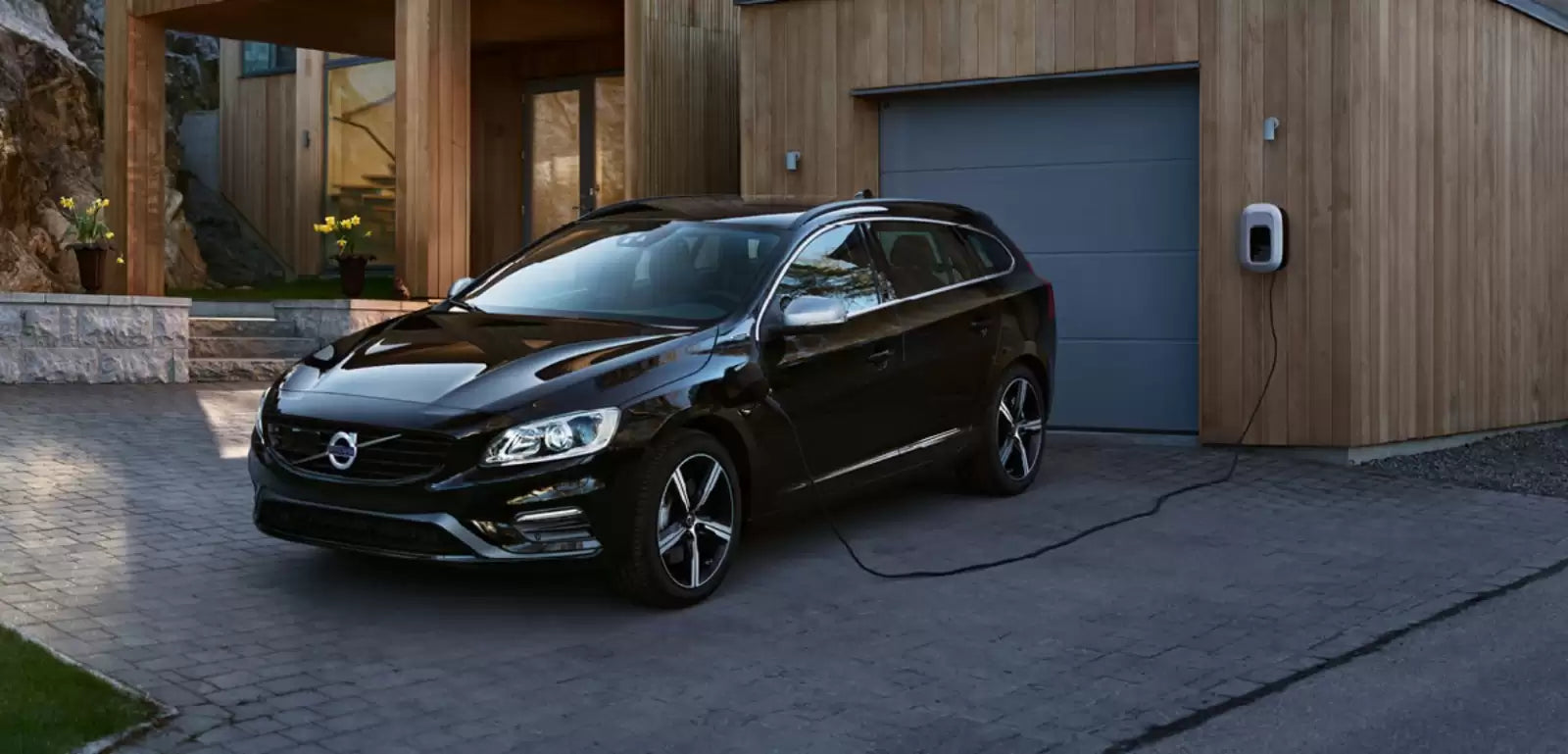 Fotografie vozu Volvo V60 Kinetic 2.0, 112 kW, Benzinový výroba od 04/2015