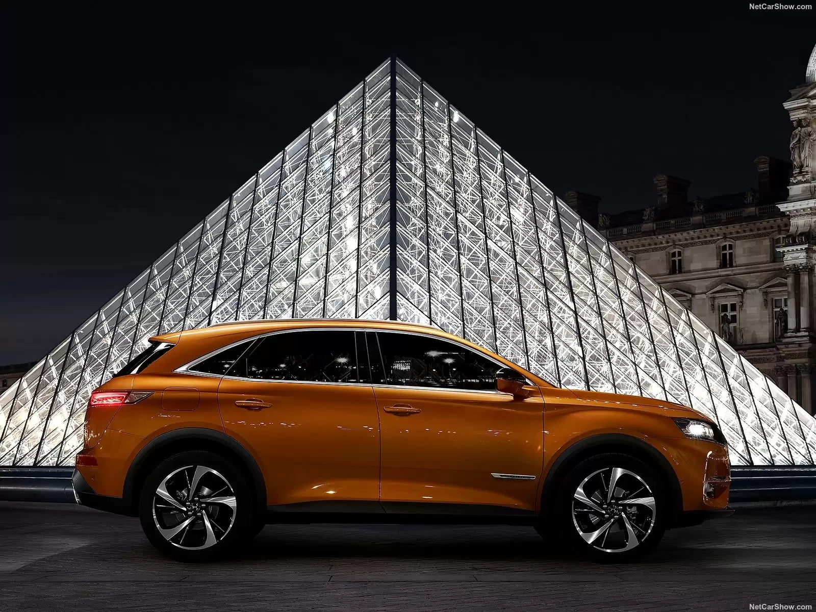 Fotografie vozu DS Automobiles DS 7 Crossback Performance Line 2.0, 130 kW, Naftový, Automatická převodovka výroba od 02/2018