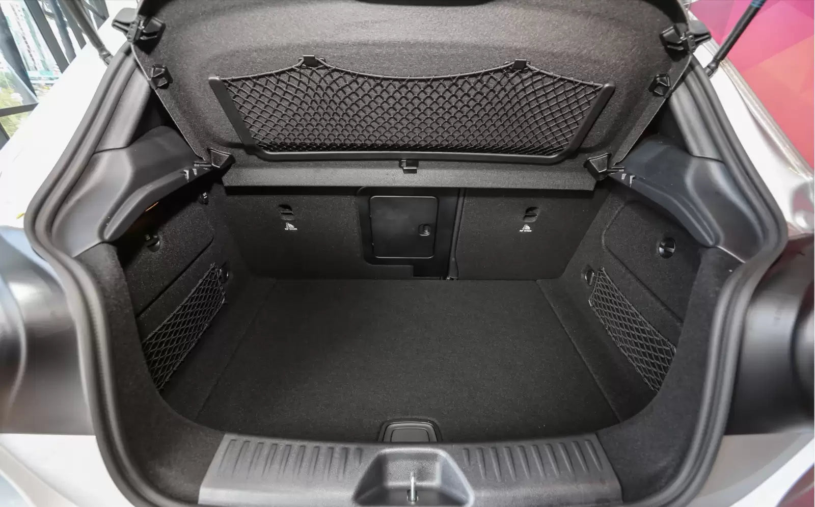 Fotografie vozu Mercedes-Benz Třída A AMG Line 180, 90 kW, Benzinový, Automatická převodovka výroba od 09/2015