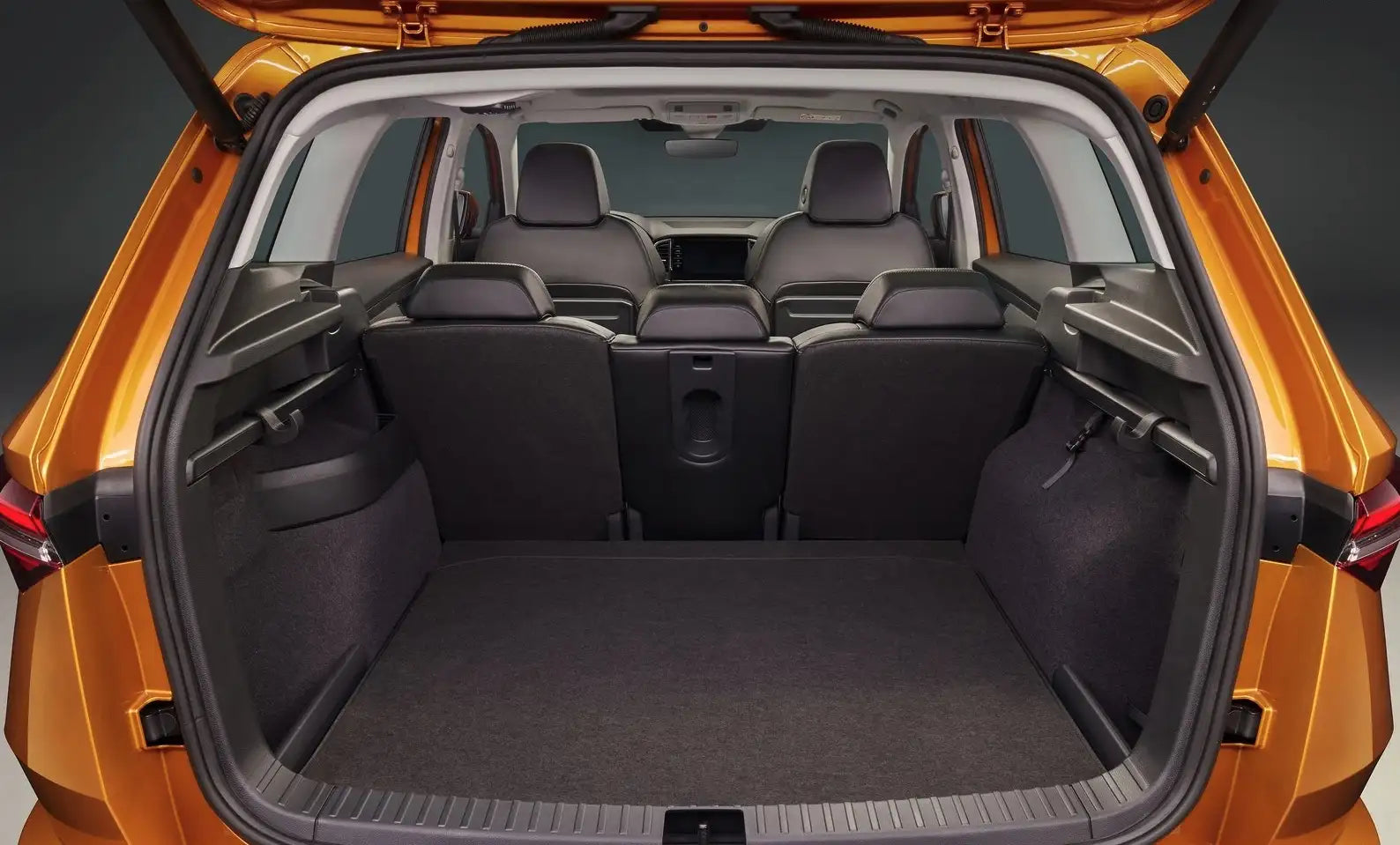 Fotografie vozu Škoda Karoq Sportline 2.0 TSI, 140 kW, 4x4, Benzín, DSG výroba od 01/2024