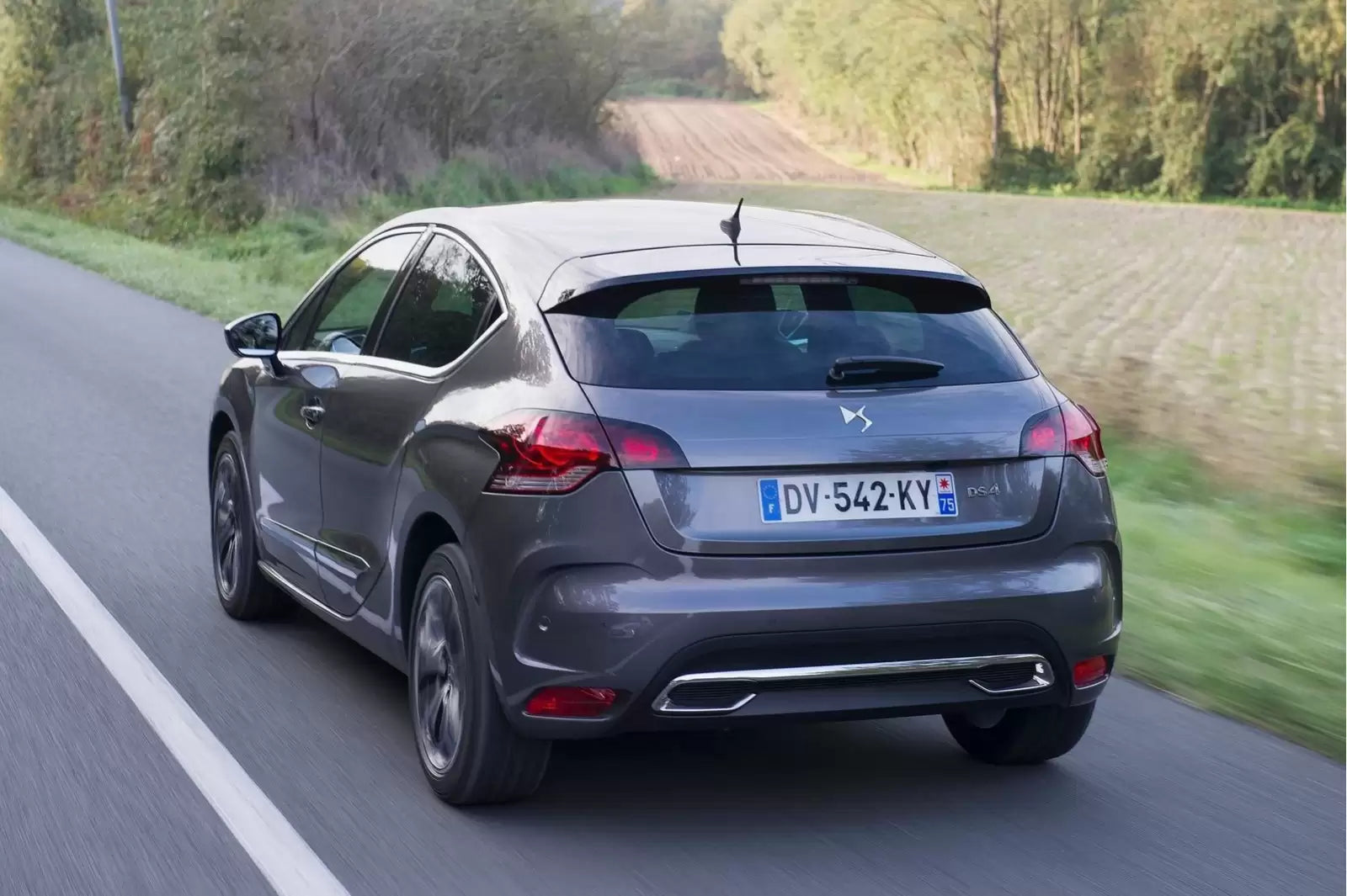 Fotografie vozu DS Automobiles DS 4 Business Class EAT6 2.0, 133 kW, Naftový, Automatická převodovka výroba od 08/2016