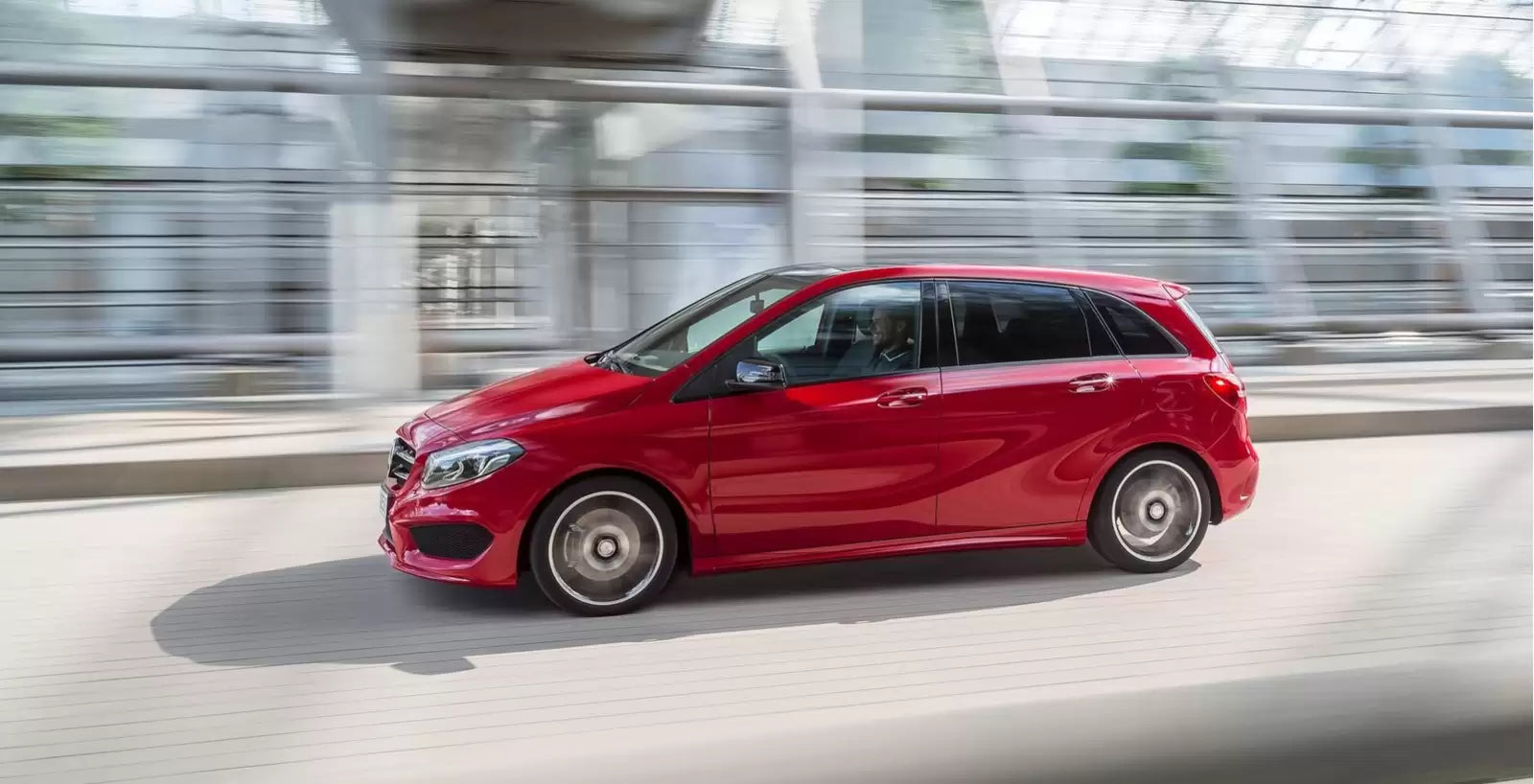 Fotografie vozu Mercedes-Benz Třída B AMG Line 180, 90 kW, Benzinový, Automatická převodovka výroba od 11/2014