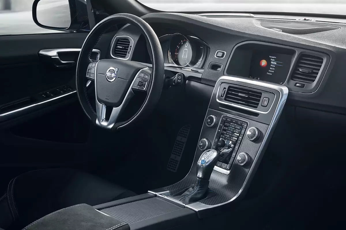 Fotografie vozu Volvo V60 Kinetic 2.0, 112 kW, Benzinový výroba od 04/2015