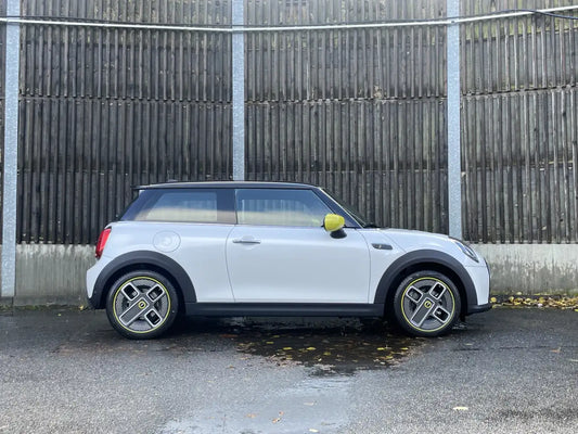 Fotografie automobilu MINI SE na operativní leasing | Driveto.cz. Operativní leasing pro automobily Mini