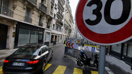 V Paříži maximálně 30 km/h. Vyzkouší to i v Německu.