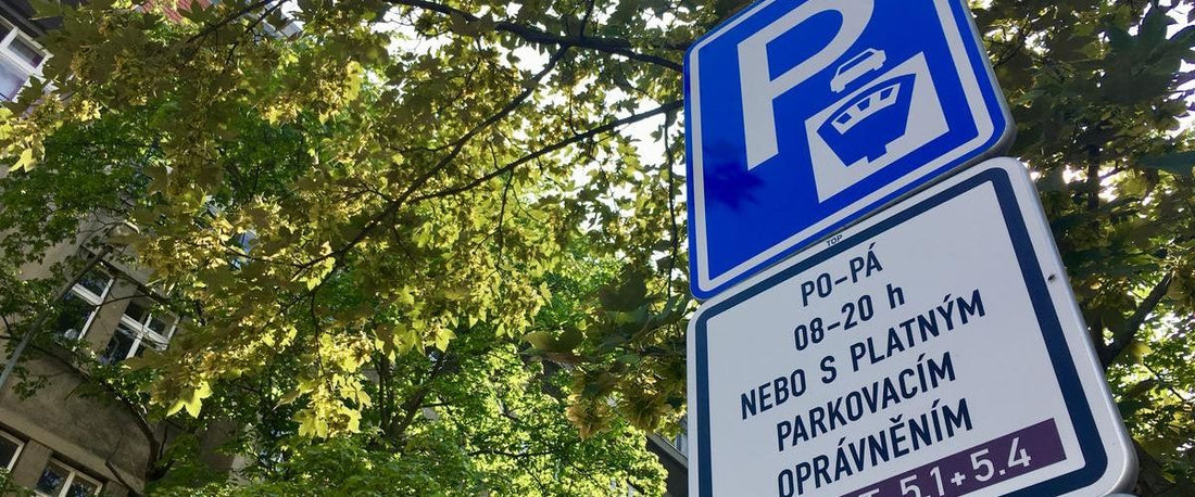 120 hodin parkování na modrých zónách zdarma? Praha to zvažuje.