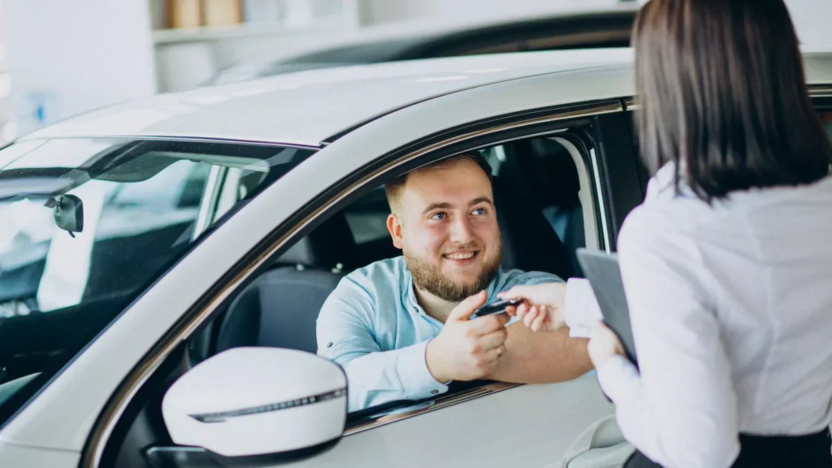 Operativní leasing nebo úvěr? Praktické srovnání dvou cest k autu