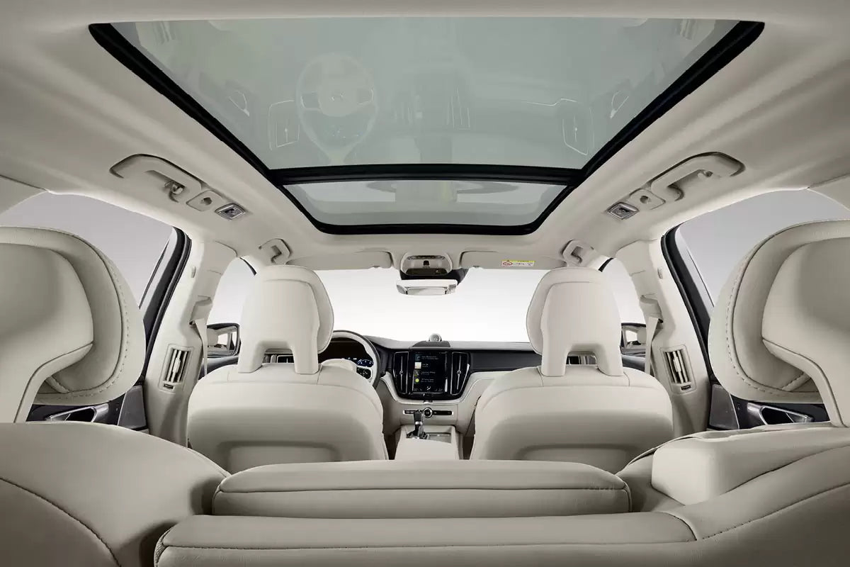 Fotografie vozu Volvo XC60 Momentum Pro 2.0 B4, 145 kW, Hybridní, Automatická převodovka výroba od 07/2017