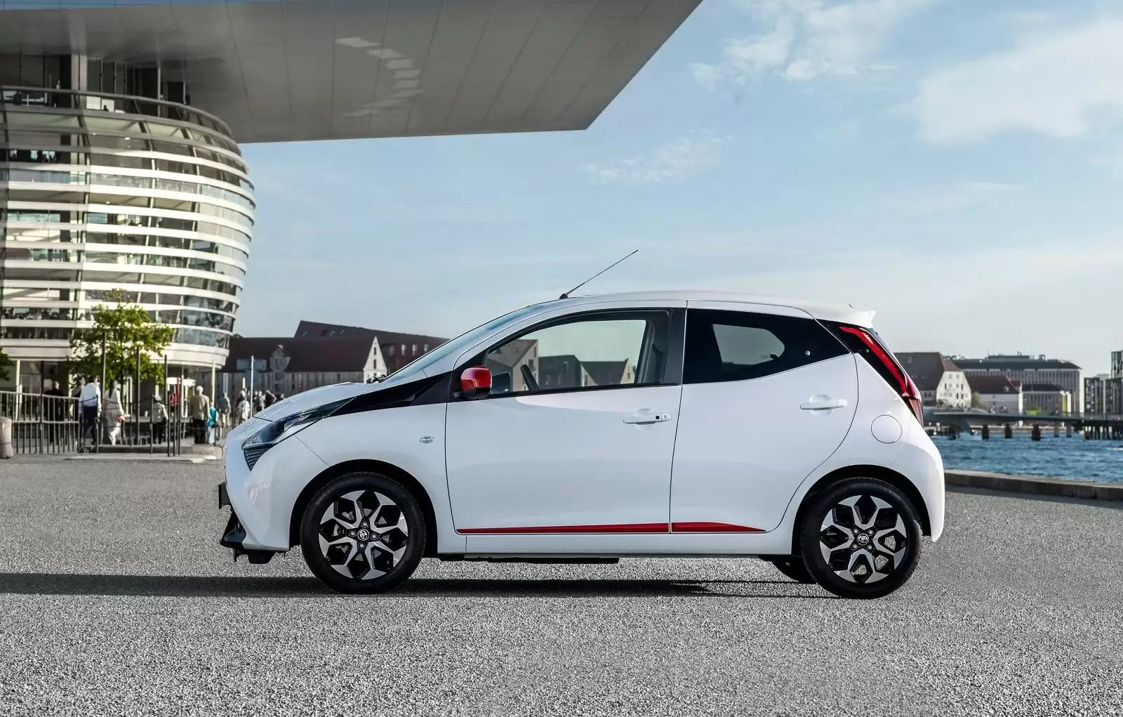 Fotografie vozu Toyota Aygo Selection X-Cite 1.0, 53 kW, Benzinový výroba od 06/2018