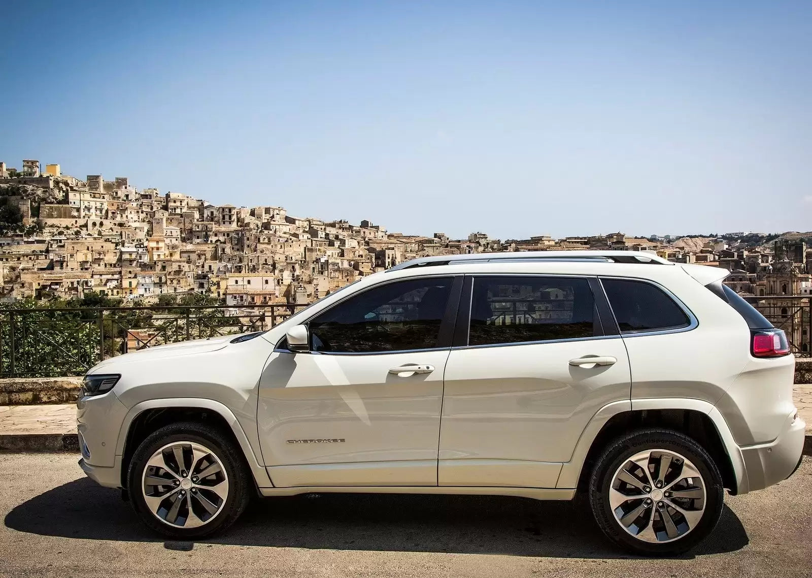 Fotografie vozu Jeep Cherokee Limited Active Drive I 2.2, 143 kW, Naftový, 4x4, Automatická převodovka výroba od 10/2018
