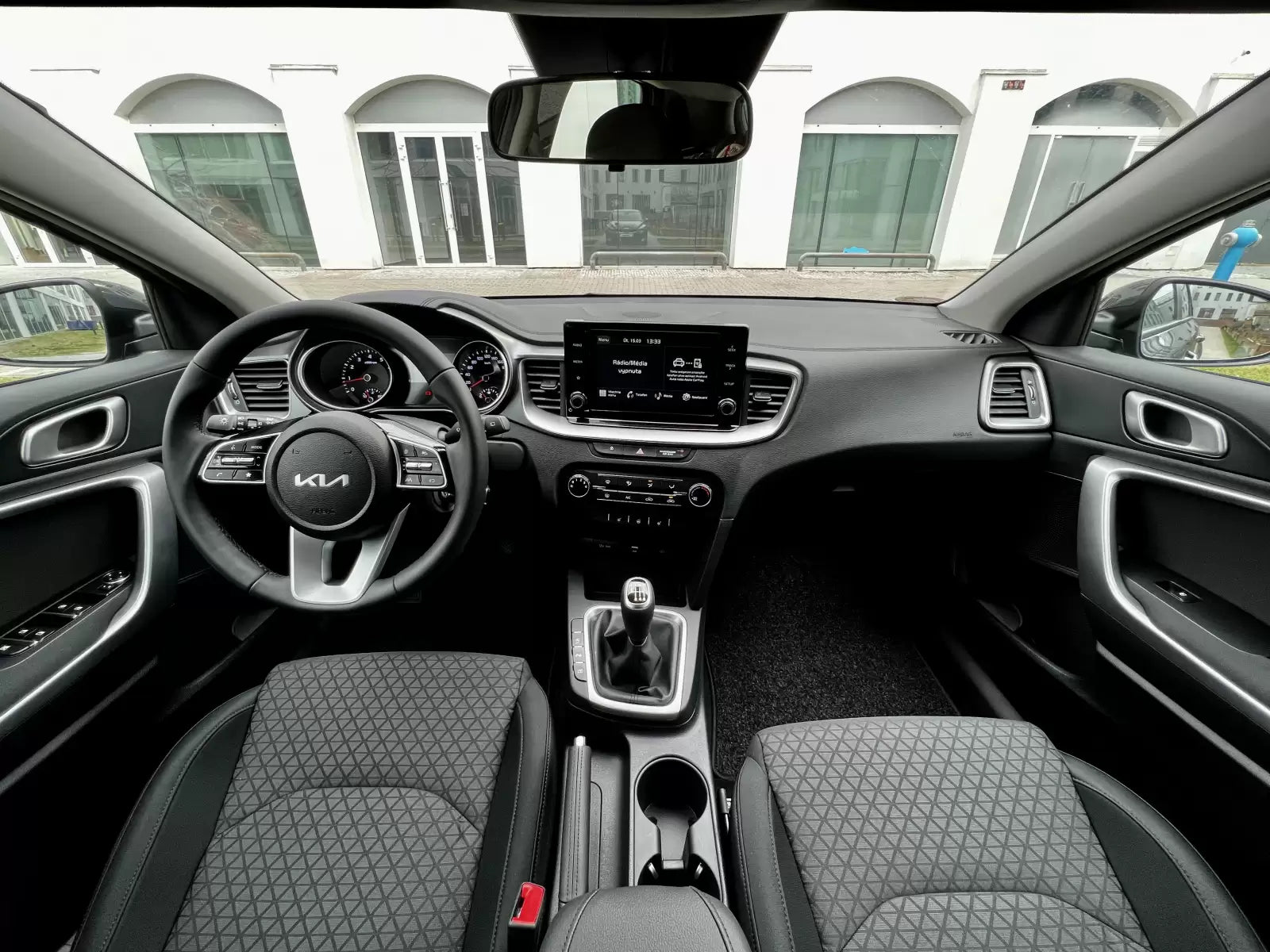 Fotografie vozu KIA Ceed GT-Line 1.5, 103 kW, Benzinový, Automatická převodovka výroba od 10/2021