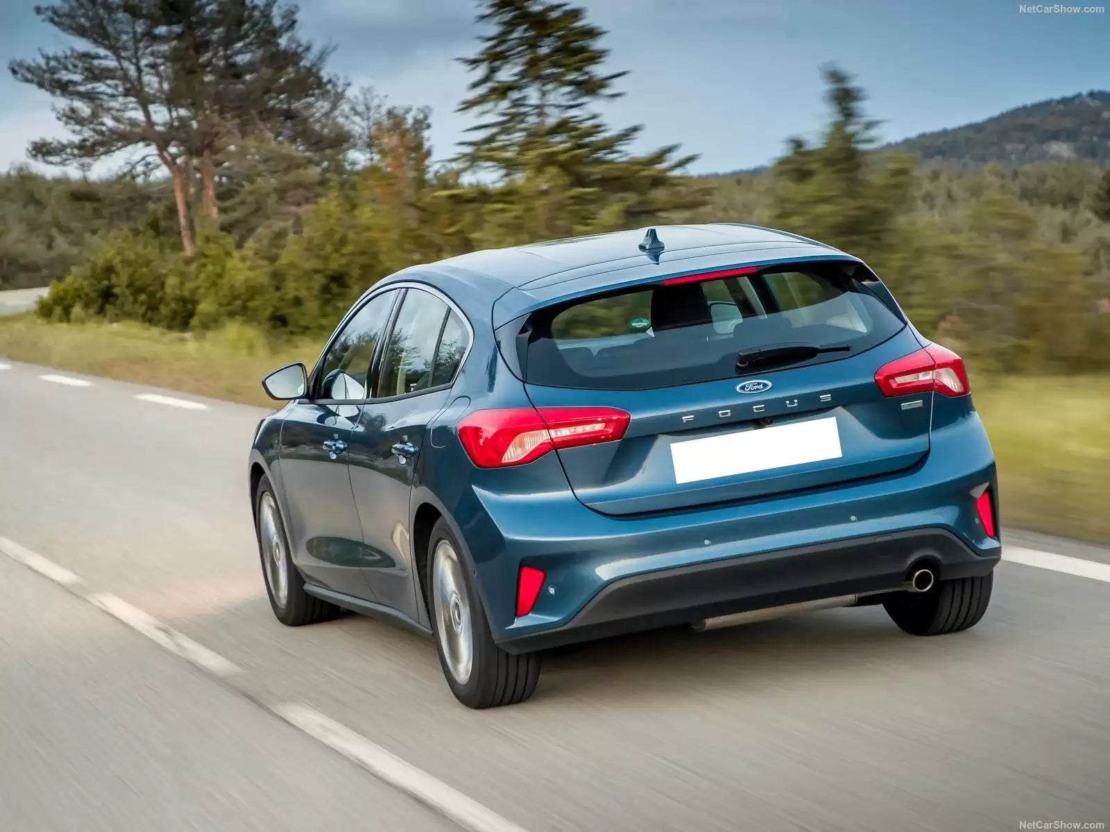 Fotografie vozu Ford Focus ST-Line 1.0, 92 kW, Benzinový výroba od 09/2018