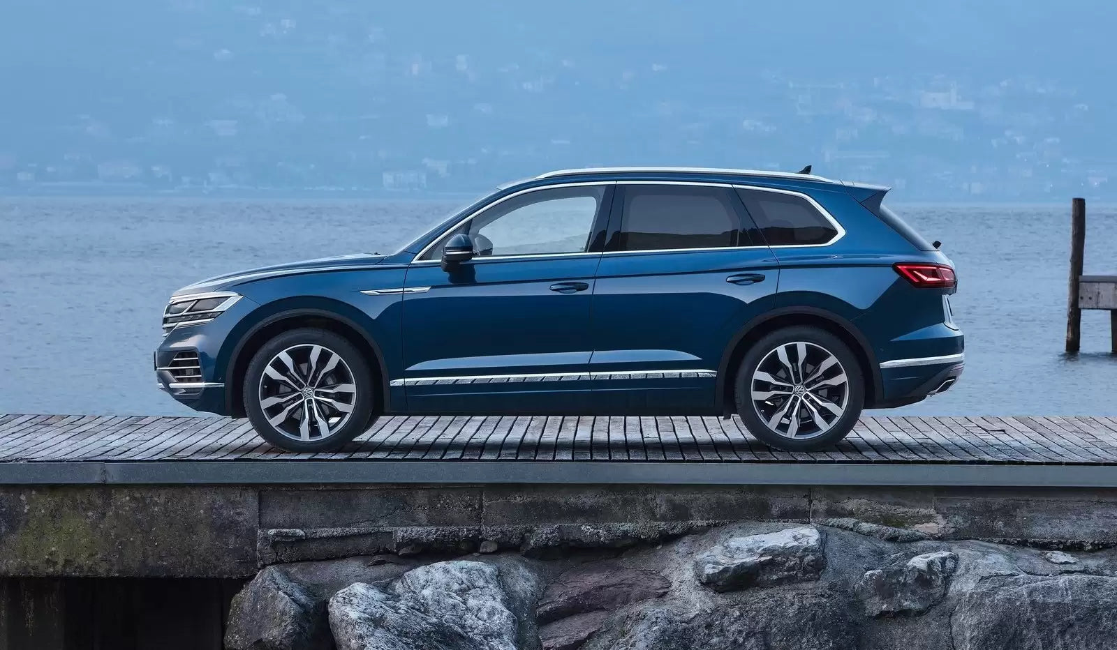 Fotografie vozu Volkswagen Touareg Elegance 3.0, 250 kW, Benzinový, 4x4, Automatická převodovka výroba od 07/2018