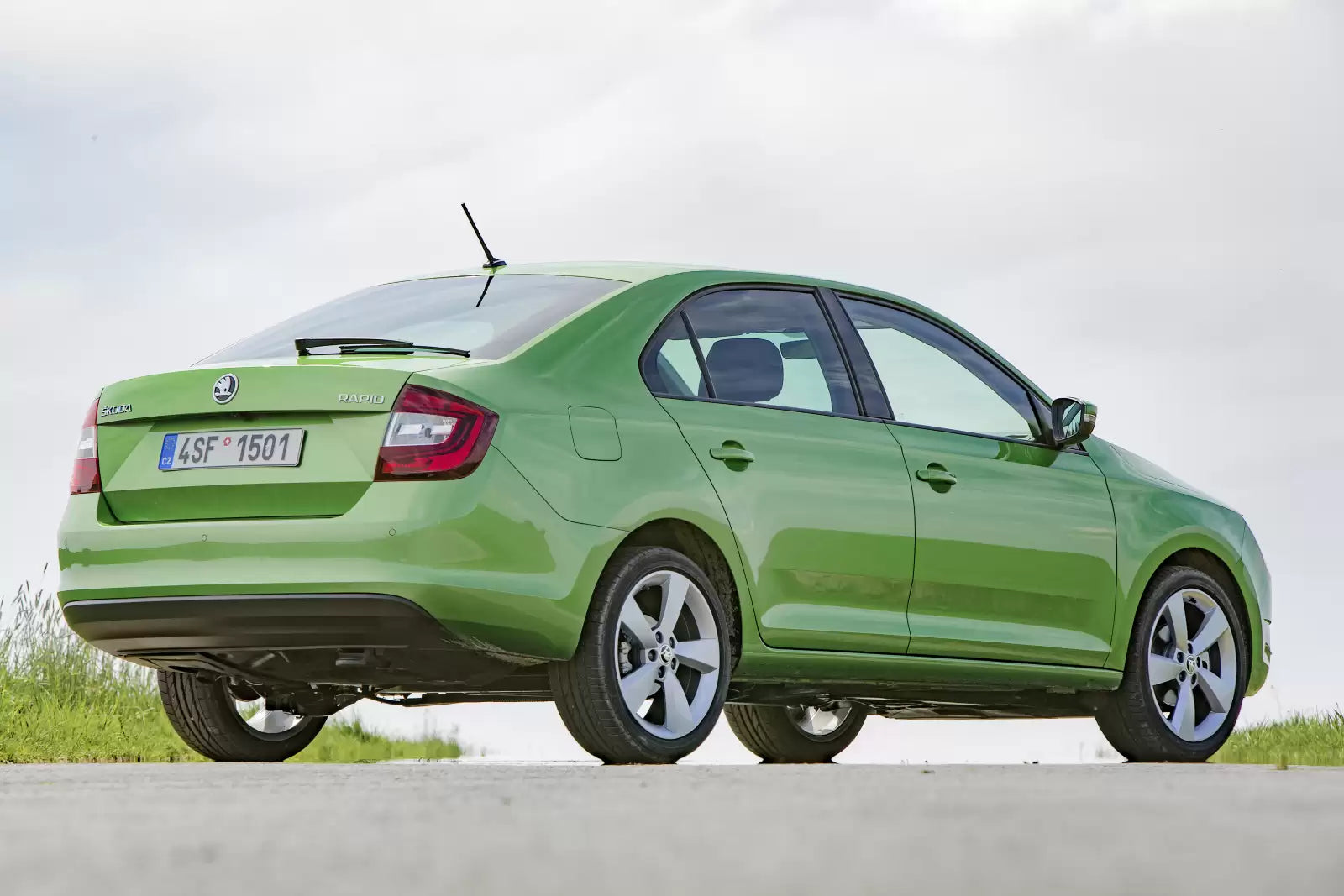 Fotografie vozu Škoda Rapid Active 1.0 TSI, 70 kW, Benzinový, Automatická převodovka výroba od 05/2017
