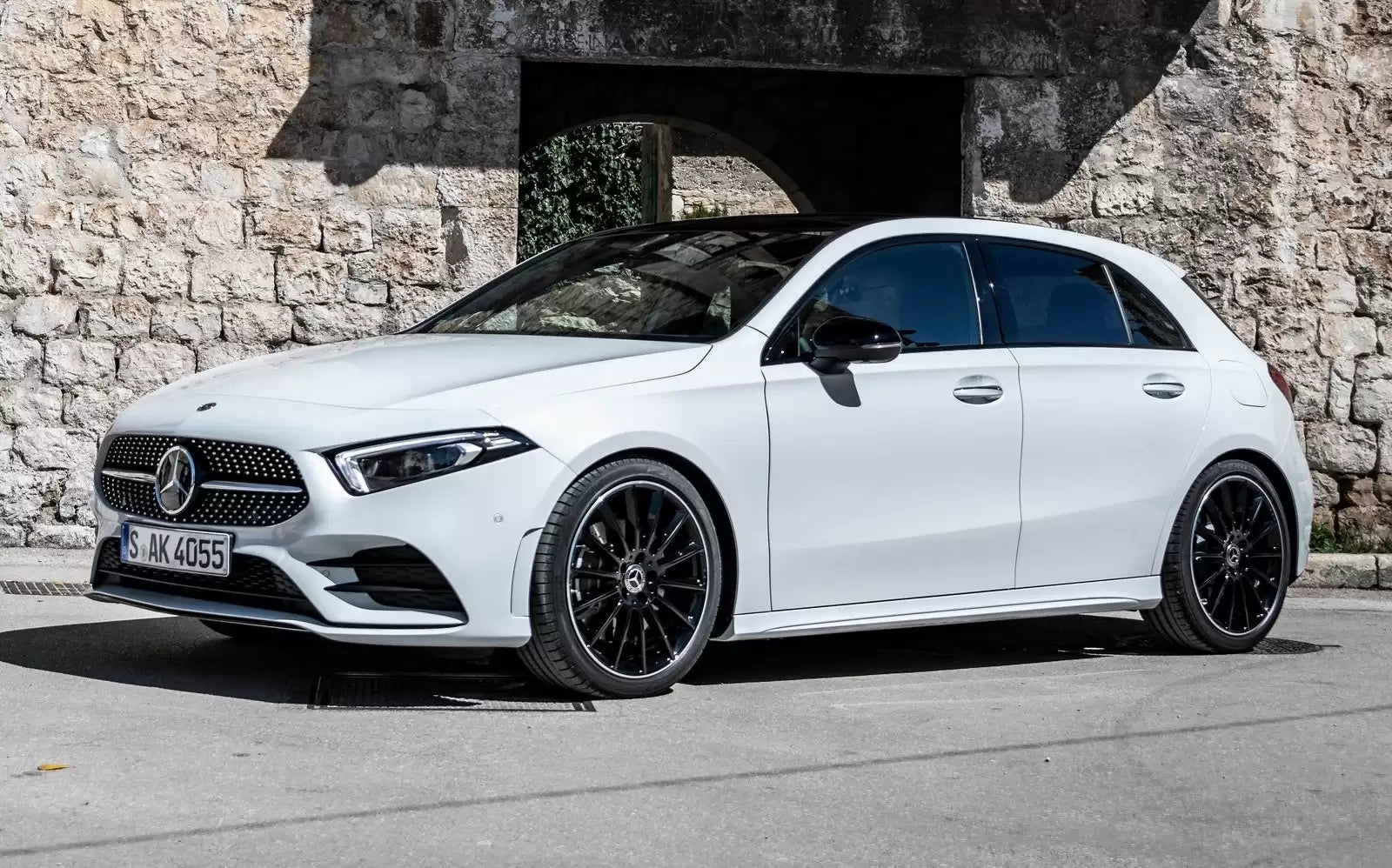 Fotografie vozu Mercedes-Benz Třída A Advantage 180, 100 kW, Benzínový, Automatická převodovka výroba od 05/2018