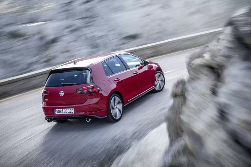 Fotografie - Volkswagen Golf GTI 3