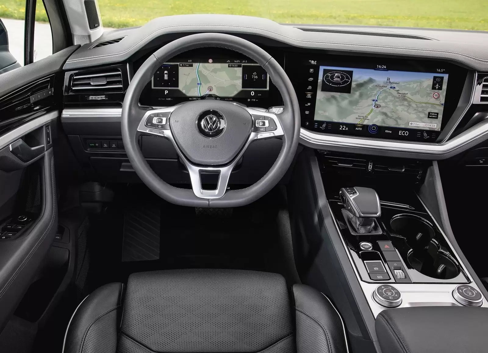 Fotografie vozu Volkswagen Touareg Elegance 3.0, 250 kW, Benzinový, 4x4, Automatická převodovka výroba od 07/2018
