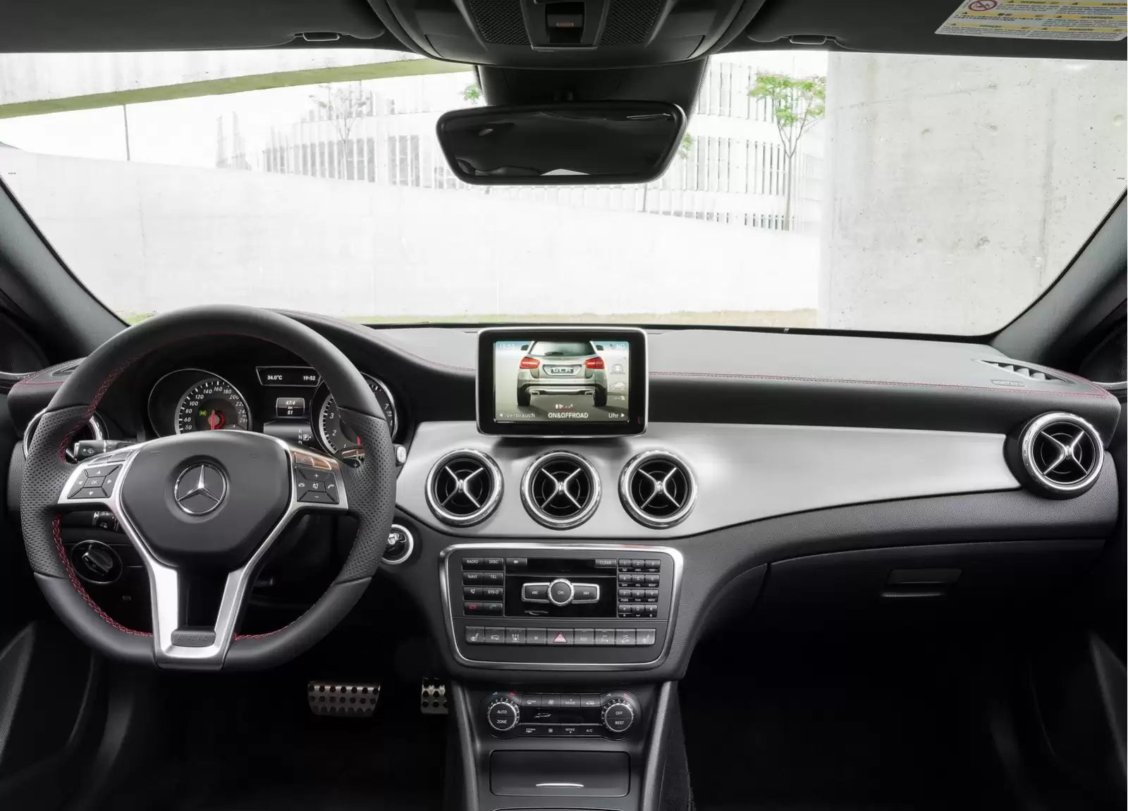 Fotografie vozu Mercedes-Benz GLA AMG Line 1.5, 80 kW, Naftový, Automatická převodovka výroba od 01/2017