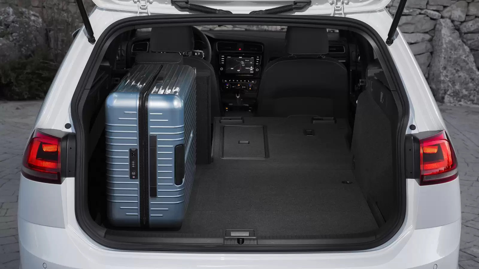 Fotografie vozu Volkswagen Golf GTD Variant Sériová 2.0, 135 kW, Naftový, Automatická převodovka výroba od 03/2017
