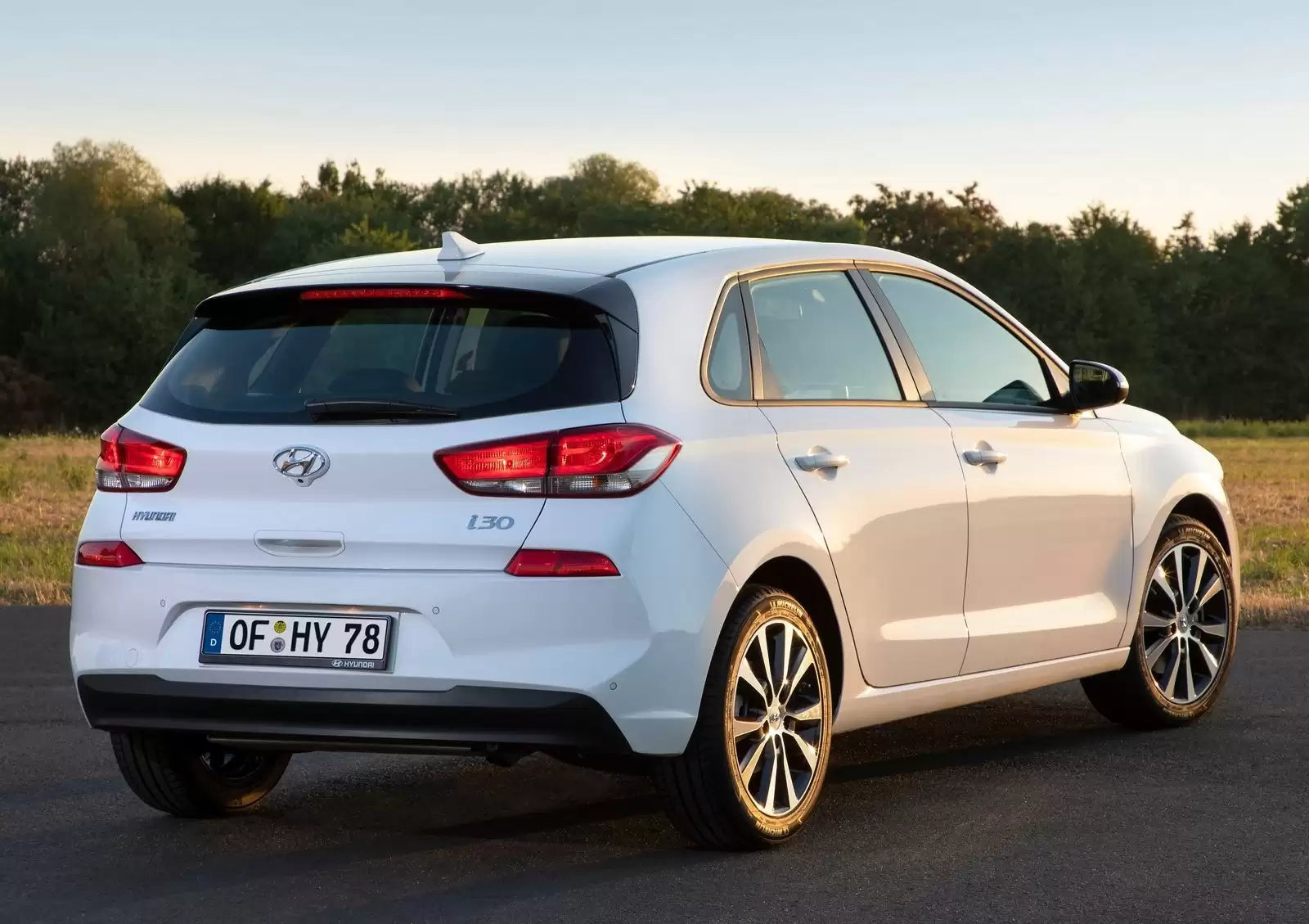 Fotografie vozu Hyundai i30 Premium DCT 1.6 CRDi, 81 kW, Naftový, Automatická převodovka výroba od 01/2017