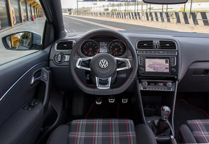 Fotografie vozu Volkswagen Polo V GTI Sériová 1.8, 141 kW, Benzinový, Automatická převodovka výroba od 10/2014