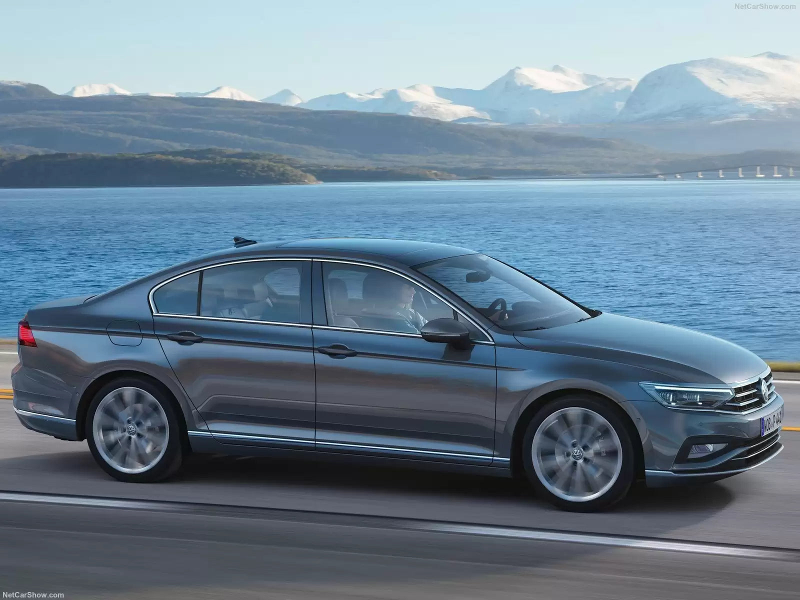 Fotografie vozu Volkswagen Passat Sedan Business 1.5, 110 kW, Benzinový výroba od 08/2019