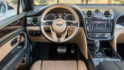 Fotografie vozu Bentley Bentayga First Edition 6.0, 447 kW, Benzinový, 4x4, Automatická převodovka výroba 01/2016 - 10/2016