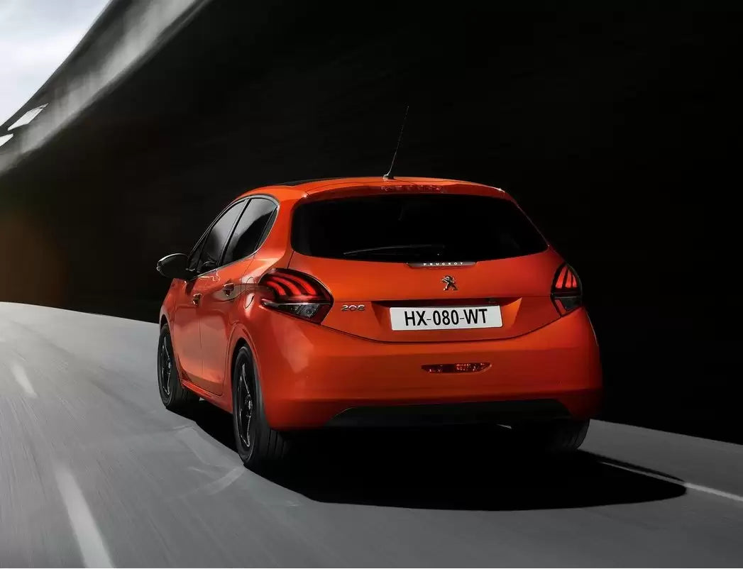 Fotografie vozu Peugeot 208 Allure 1.6, 88 kW, Naftový výroba od 06/2015
