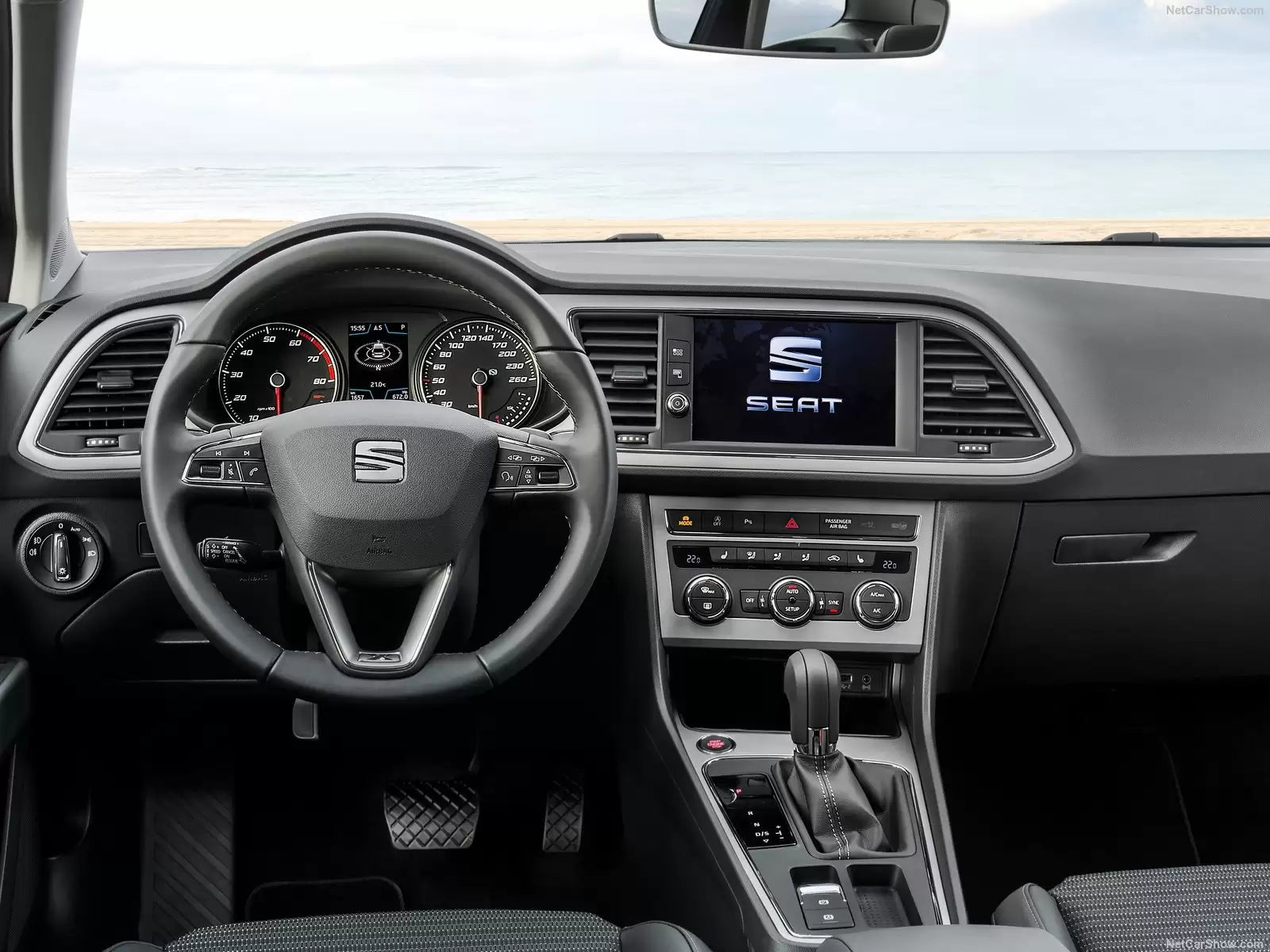 Fotografie vozu SEAT Leon Style 1.0, 85 kW, Benzinový, Automatická převodovka výroba od 11/2016