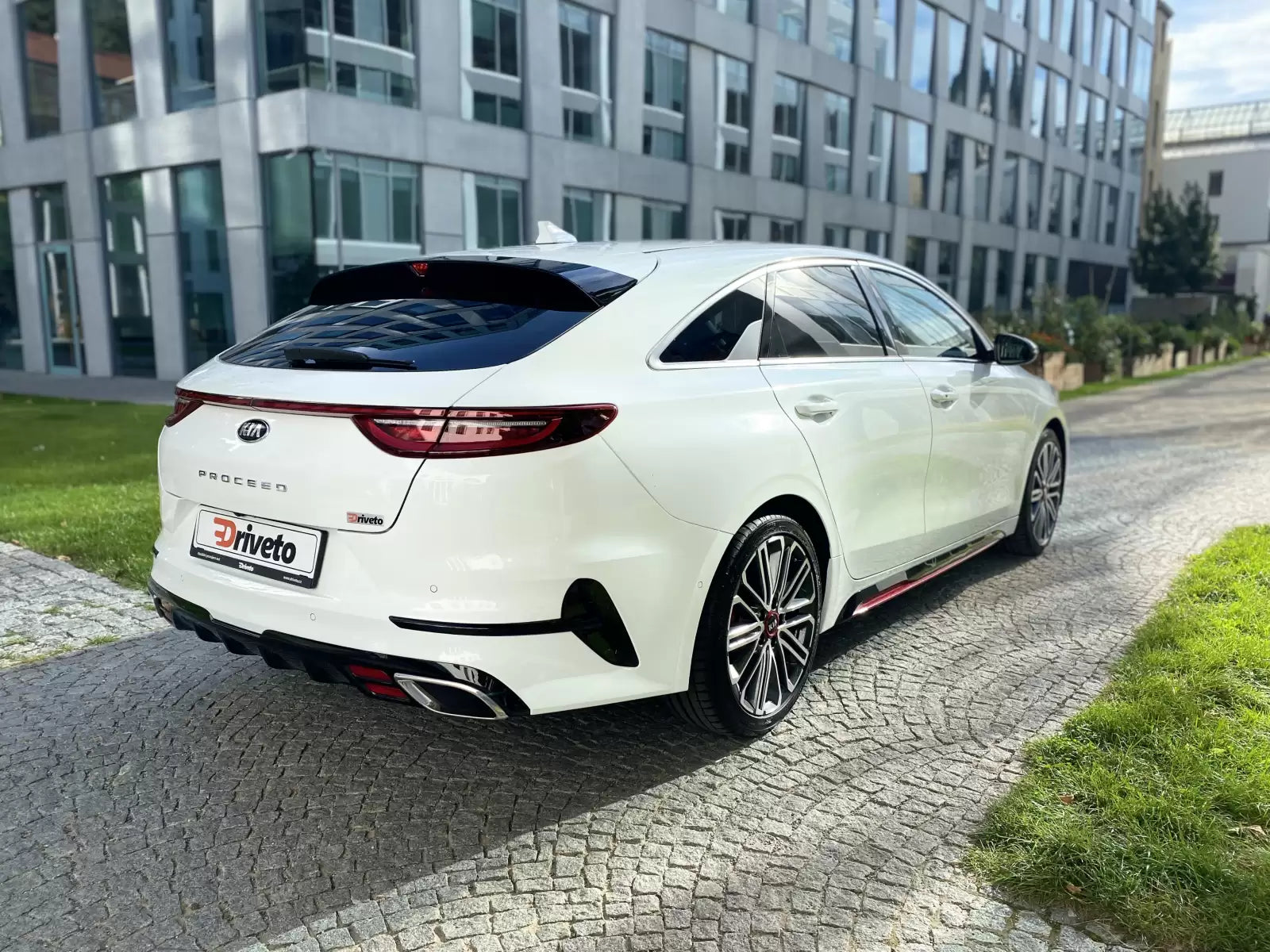 Fotografie vozu KIA ProCeed GT 1.6, 150 kW, Benzinový, Automatická převodovka výroba od 01/2019