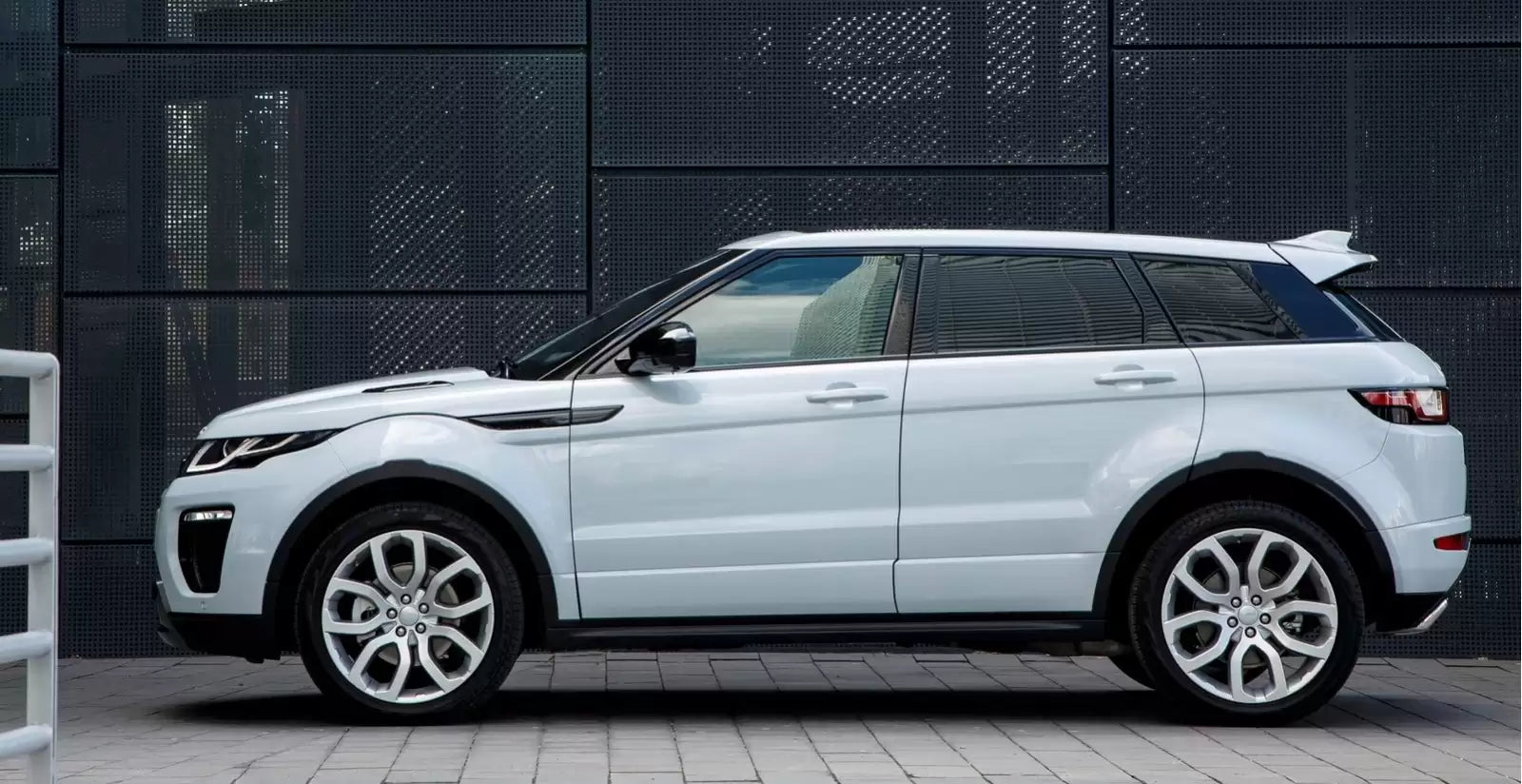 Fotografie vozu Land Rover Range Rover Evoque Autobiography 2.0, 132 kW, Naftový, 4x4, Automatická převodovka výroba od 11/2015