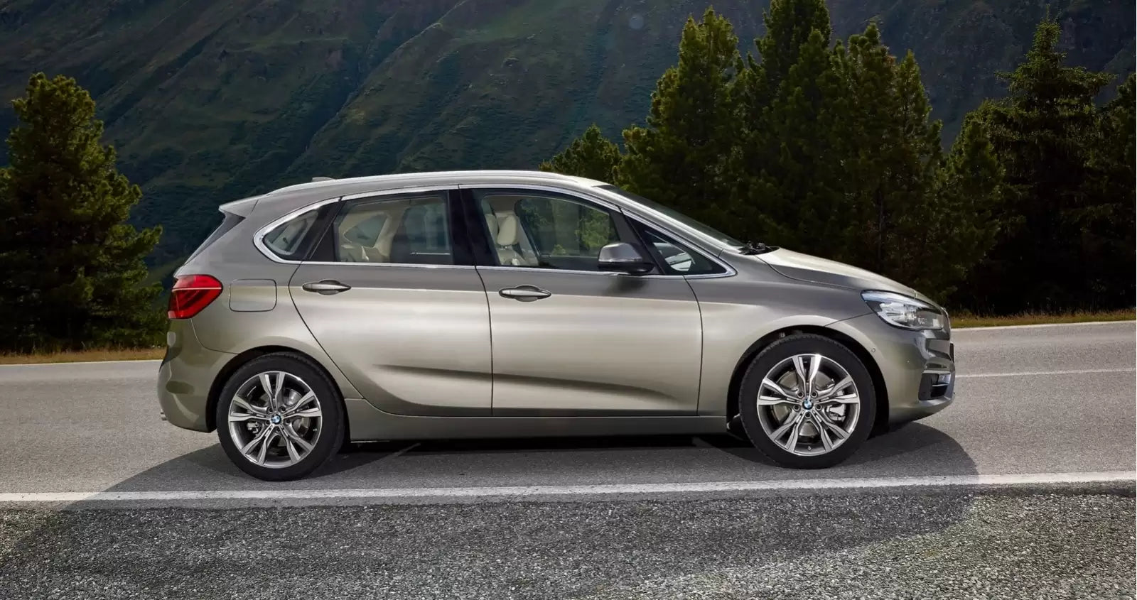 Fotografie vozu BMW Řada 2 Active Tourer Advantage 2.0, 140 kW, Naftový, Automatická převodovka výroba od 11/2014