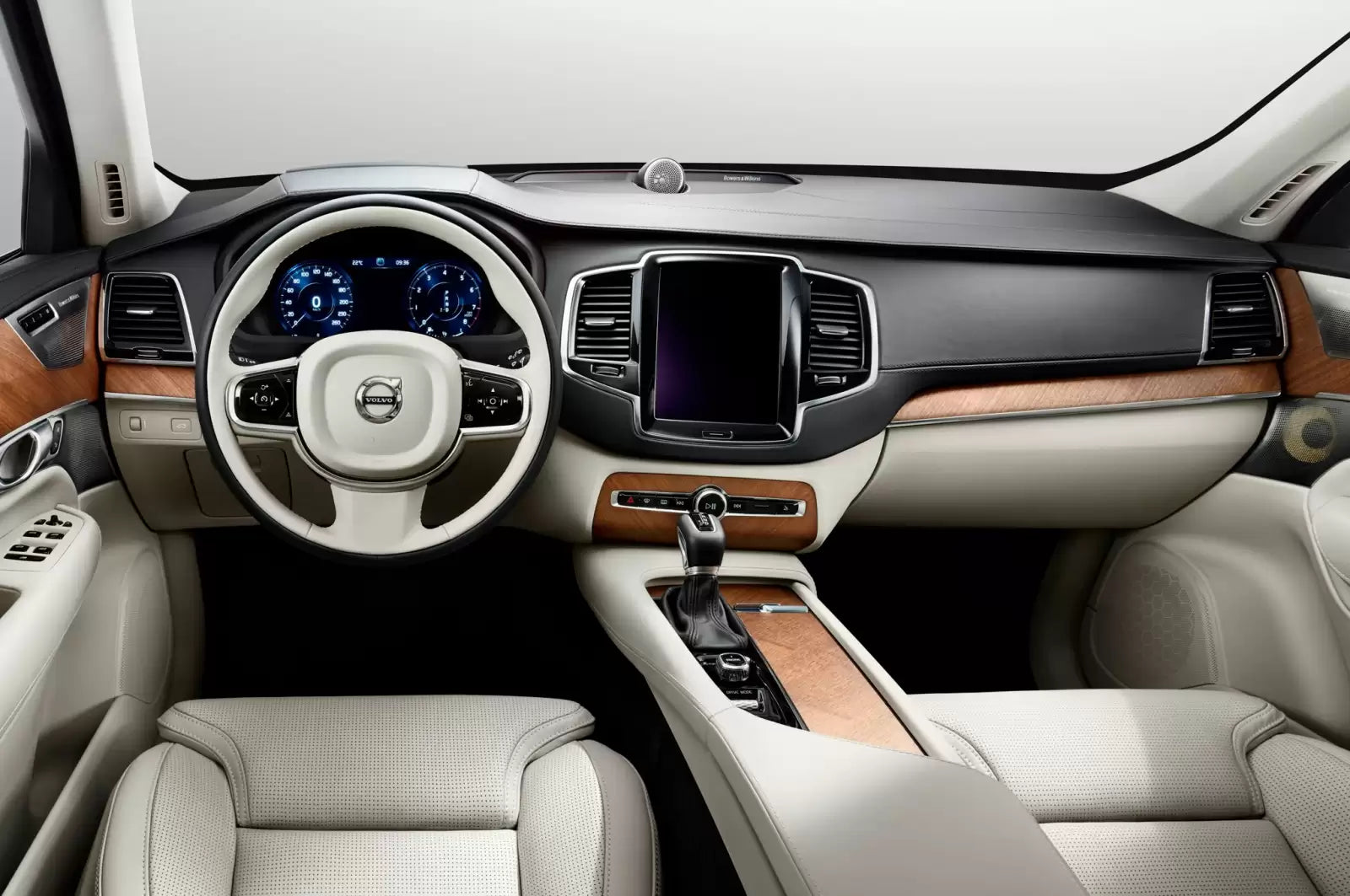Fotografie vozu Volvo V90 Momentum 2.0, 184 kW, Benzinový, Automatická převodovka výroba od 09/2016
