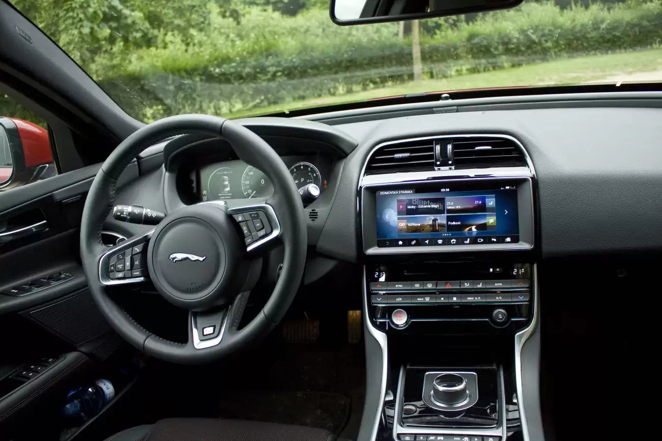 Fotografie vozu Jaguar XE Portfolio 2.0, 132 kW, Naftový výroba od 06/2015