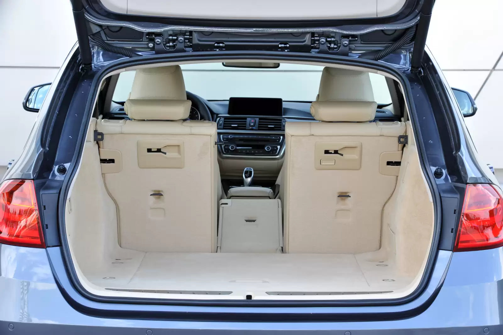 Fotografie vozu BMW Řada 3 Touring Advantage 2.0, 110 kW, Naftový výroba od 07/2015
