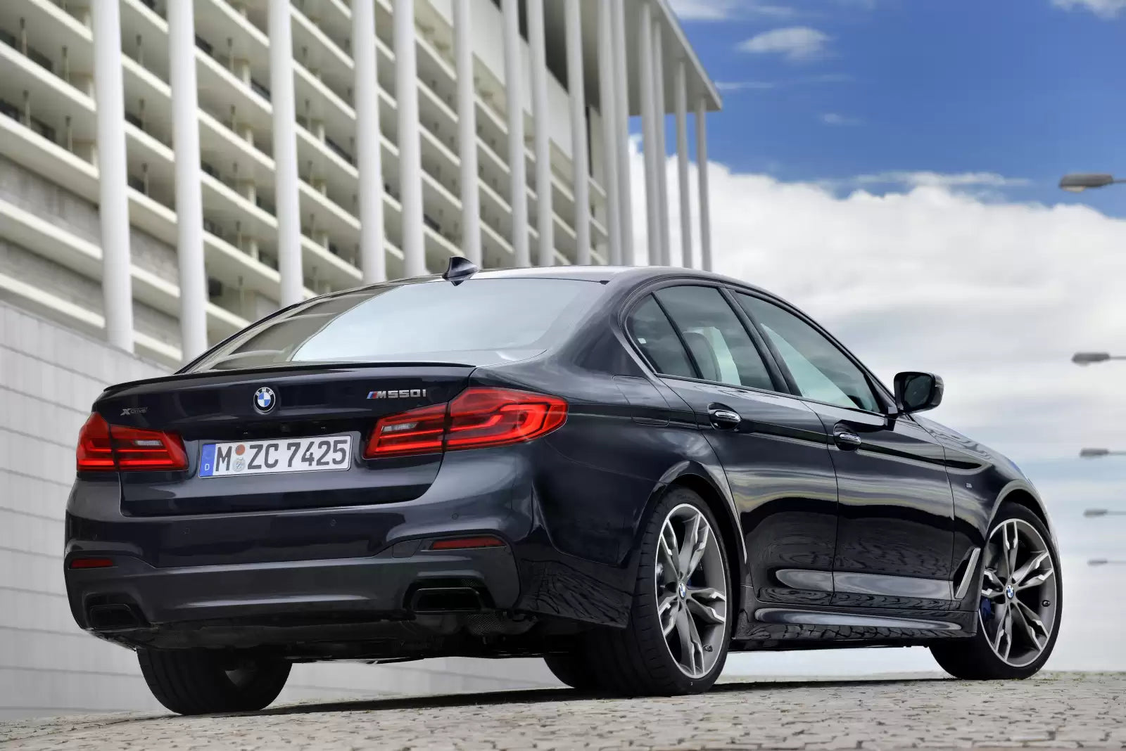 Fotografie vozu BMW Řada 5 Sedan Luxury Line 3.0, 195 kW, Naftový, 4x4, Automatická převodovka výroba od 02/2017