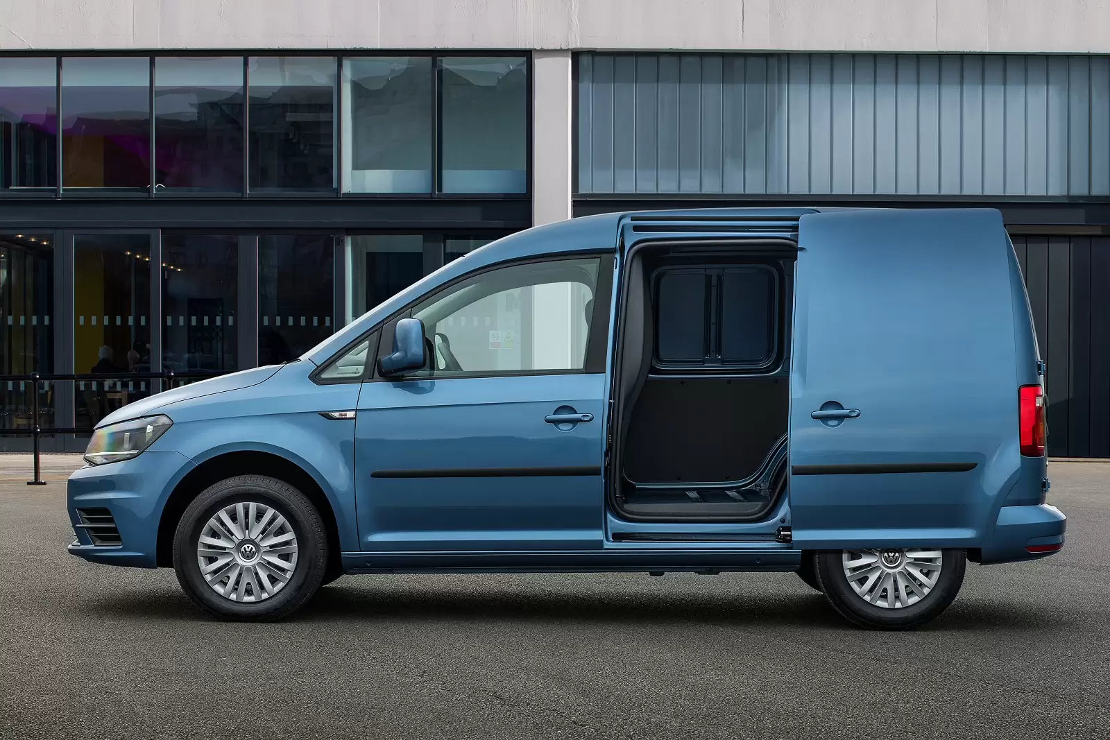 Fotografie vozu Volkswagen Caddy Maxi skříňový vůz Sériová 2.0, 110 kW, Naftový výroba od 06/2015