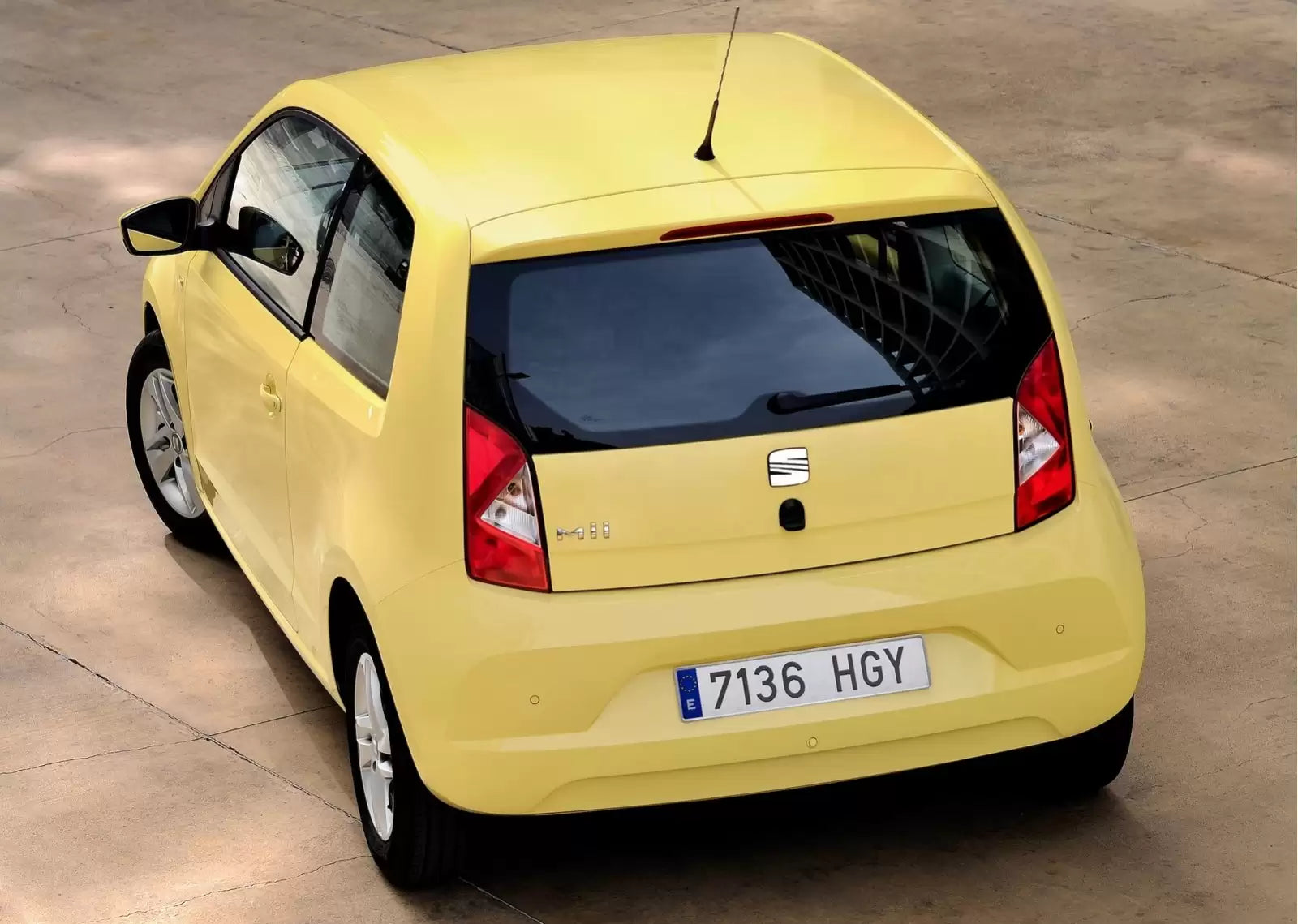 Fotografie vozu SEAT Mii FR-Line 1.0, 50 kW, Plynový výroba 10/2015 - 04/2016