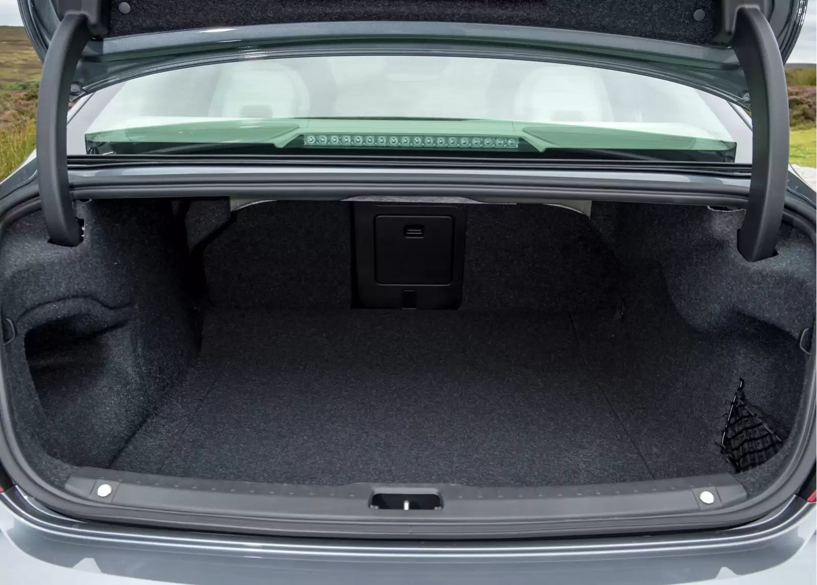 Fotografie vozu Volvo S90 Inscription 2.0 D5, 173 kW, Naftový, 4x4, Automatická převodovka výroba od 07/2016