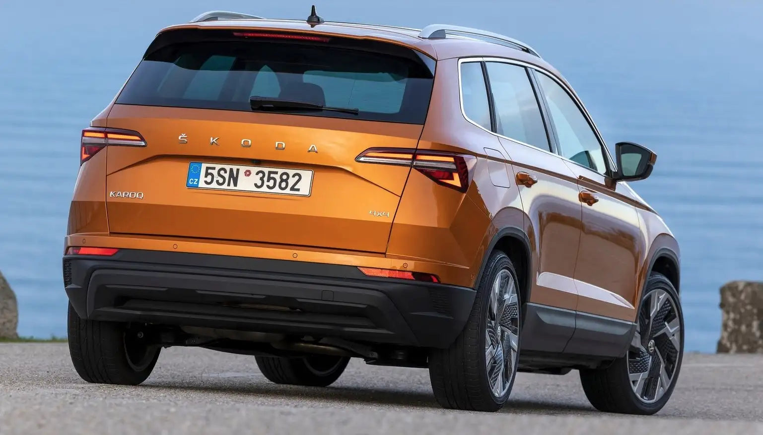 Fotografie vozu Škoda Karoq Sportline 2.0 TSI, 140 kW, 4x4, Benzín, DSG výroba od 01/2024