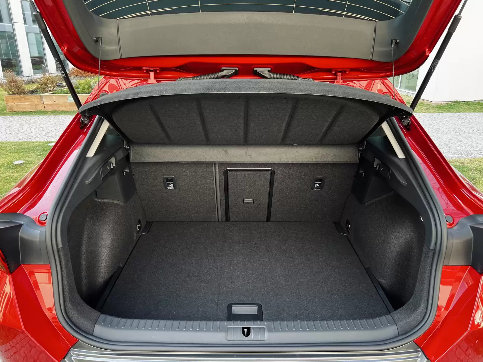 Fotografie vozu Cupra Formentor Formentor 1.4 e-HYBRID, 150kw, Hybridní, Automatická převodovka výroba od 11/2020