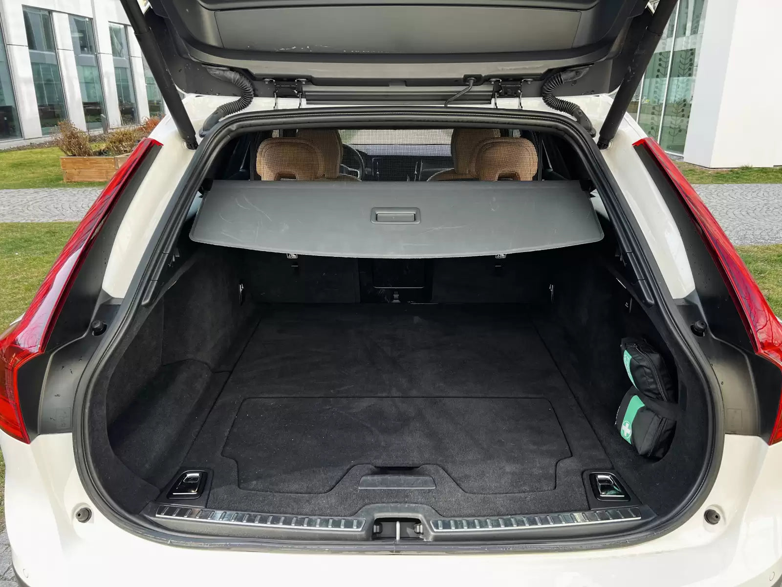 Fotografie vozu Volvo V90 Cross Country Pro 2.0, 184 kW, Benzinový, 4x4, Automatická převodovka výroba od 11/2016