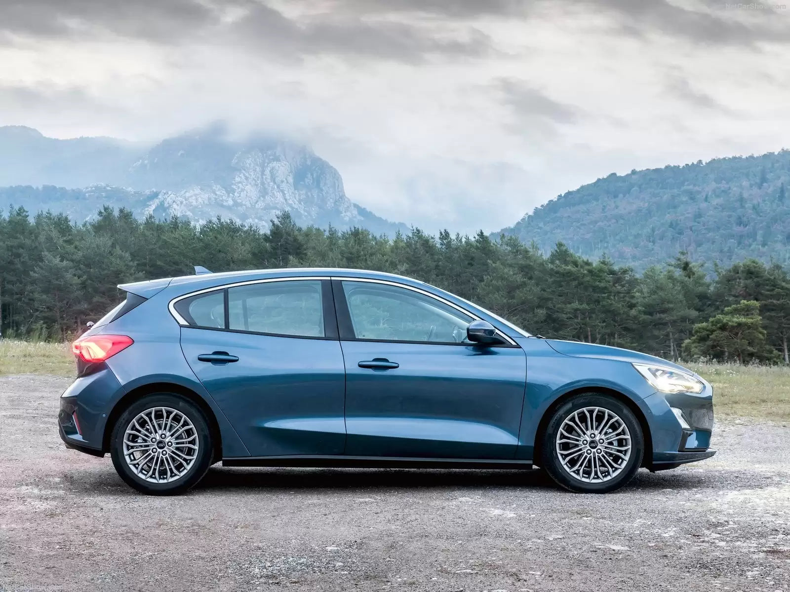 Fotografie vozu Ford Focus ST-Line 1.0, 92 kW, Benzinový výroba od 09/2018