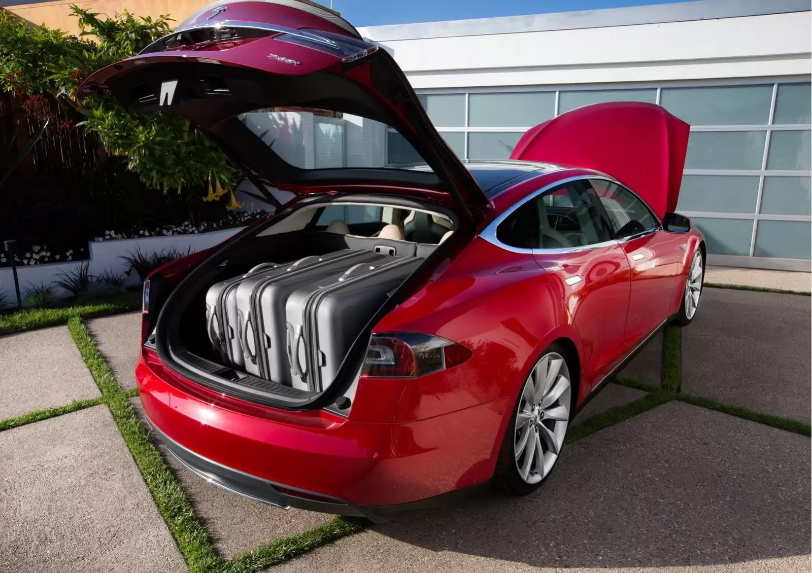Fotografie vozu Tesla Model S Sériová 235kW, 235 kW, Elektrický, Automatická převodovka výroba 07/2015 - 04/2016