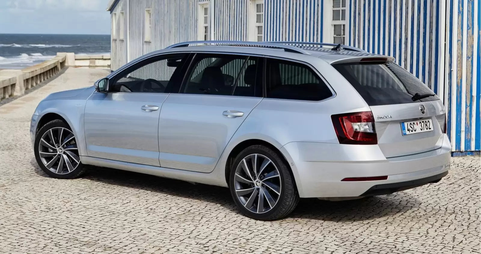 Fotografie vozu Škoda Octavia Combi Ambition 1.0 TSI, 85 kW, Benzinový, Automatická převodovka výroba od 01/2017